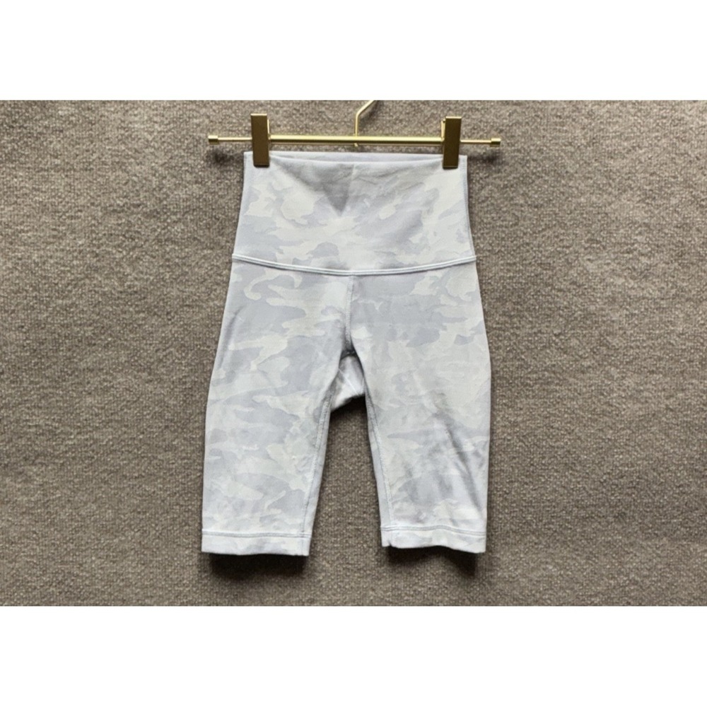 Lululemon Wunder Under Shorts Ribbed Size 0 Alpine White Camo Bike Shorts EUC